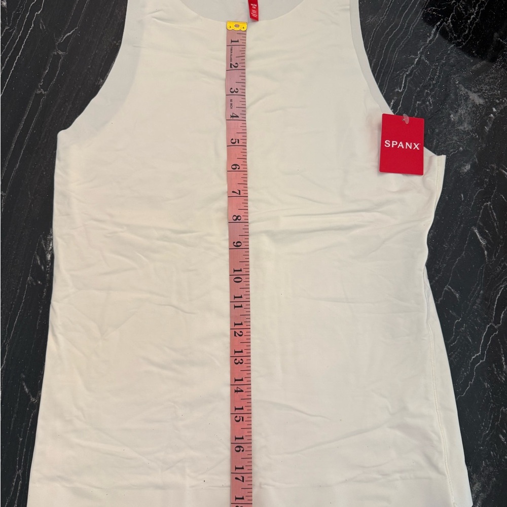 SPANX NWT Ivory Sleeveless Seamless High Neck Top Perfect for Layering Size M
